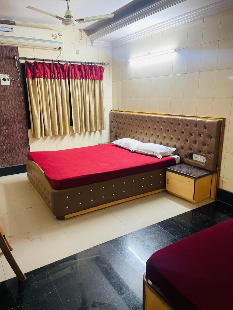 Sai Samrat Hotel Ширди Экстерьер фото